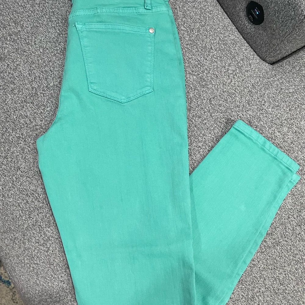 New with tag JB High Rise Aquamarine Slim Leg Jeans